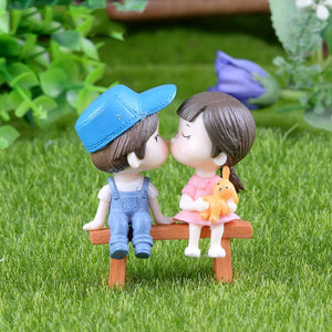 Sweety Lovers Couple Chair Figurines Miniatures Fairy Garden Gnome Moss Terrariums Resin Crafts Home Decoration