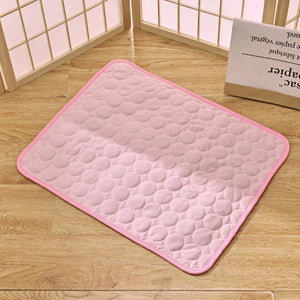 Pet Summer Cooling Pad Self-Cooling Ice Silk Pet Bed Dog Cat Nest Breathable Cooling Cooling Sleeping Pad