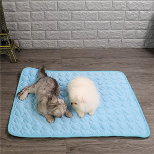 Pet Summer Cooling Pad Self-Cooling Ice Silk Pet Bed Dog Cat Nest Breathable Cooling Cooling Sleeping Pad