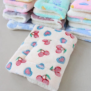 Soft Cat Bed Mats Short Plush Pet Sleeping Bed Mats for Cats Small Dogs Cute Pet Pad Blanket Warm Kitten Cushion Cat Accessories