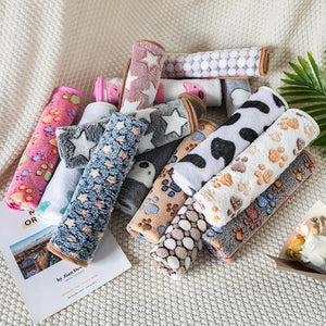 Soft Fluffy Coral Fleece Pet Sleeping Blanket Dog Blanket Warm Breathable Cat Cover Blanket Comfortable Dog Sleeping Sheet Mat